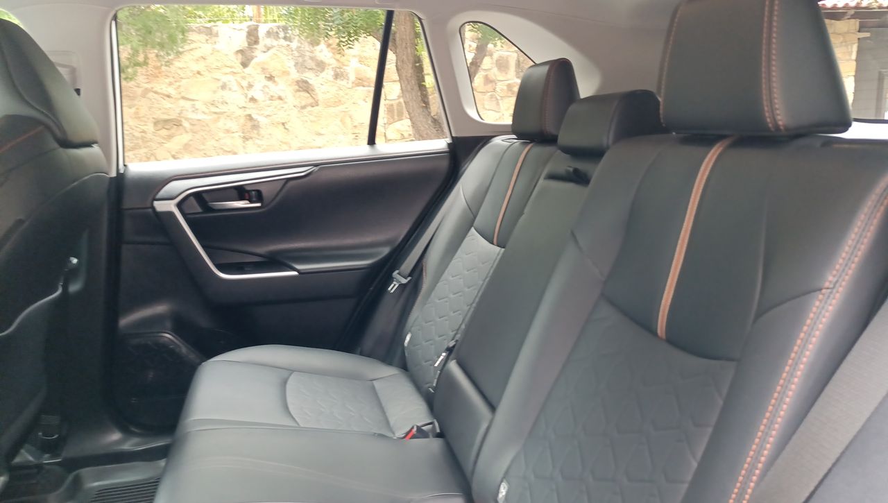 2024 Toyota RAV4 2.5 Adventure At