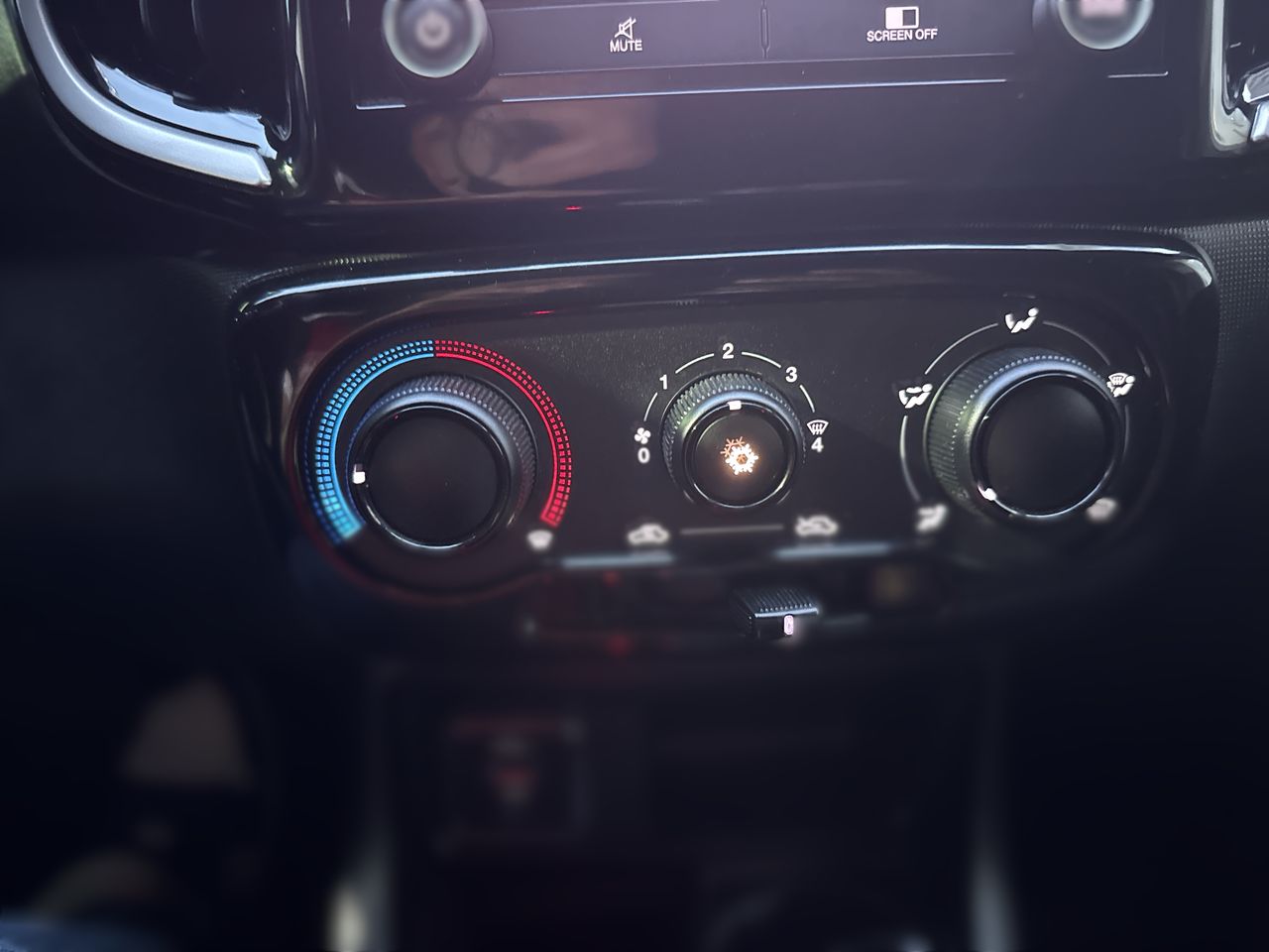 2025 RAM 700 1.3 Bighorn At