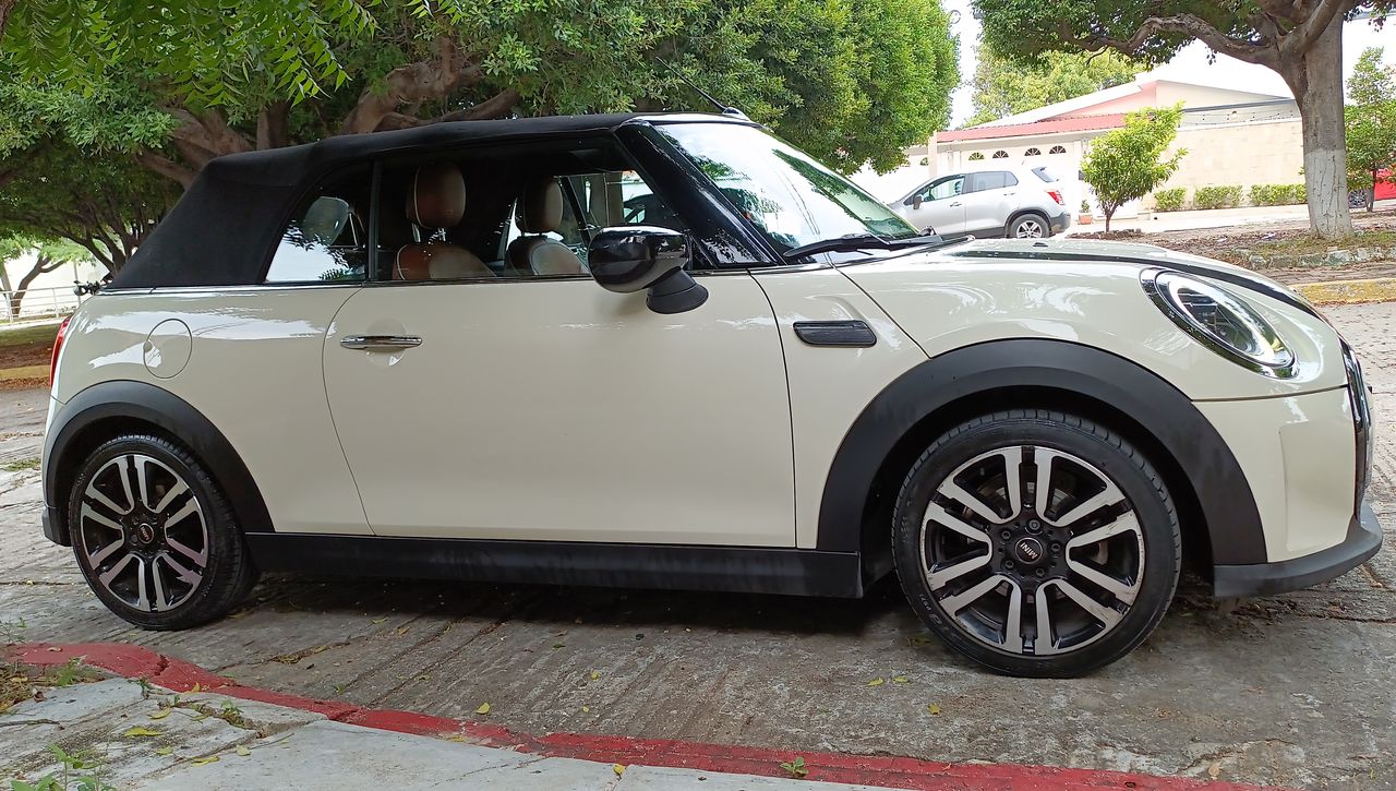 2022 MINI Cooper Convertible Iconic At