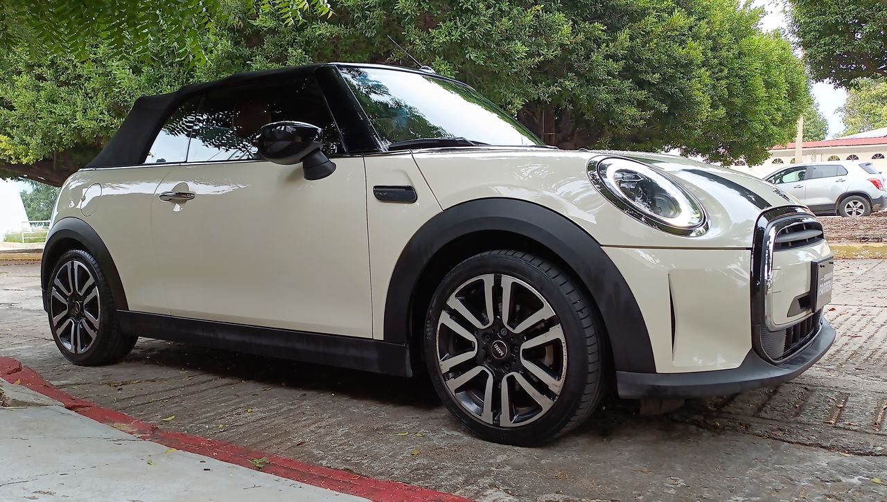 2022 MINI Cooper Convertible Iconic At