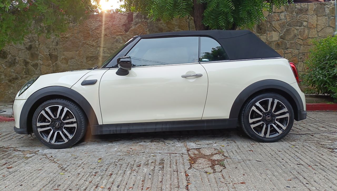 2022 MINI Cooper Convertible Iconic At