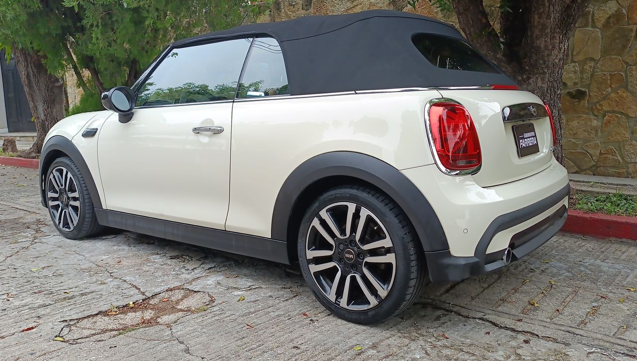 2022 MINI Cooper Convertible Iconic At